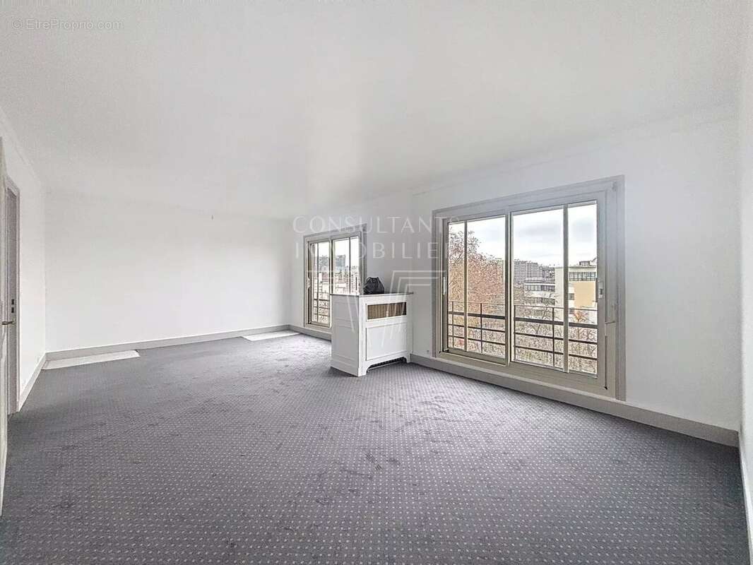 Appartement à NEUILLY-SUR-SEINE