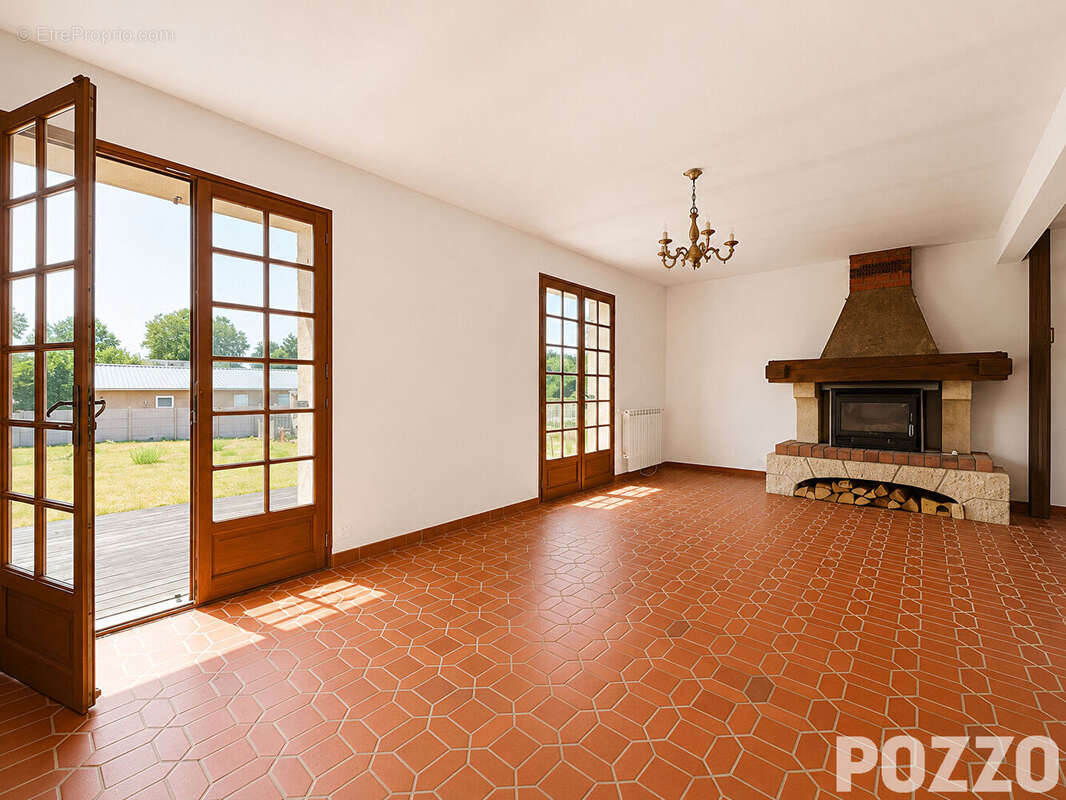 A vendre : Maison de 102m² à rénover à Bréville-sur-Mer (50290) - photo 4