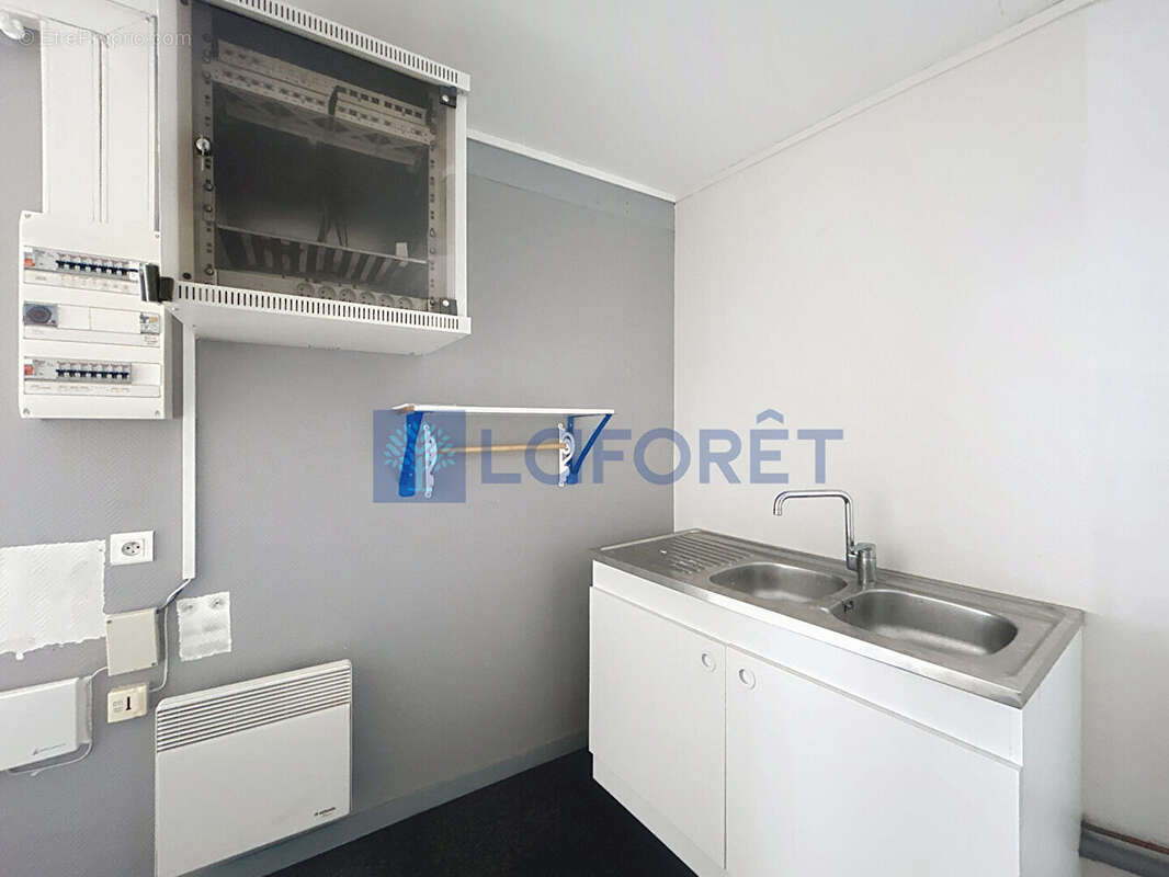 Commerce à VERNEUIL-SUR-AVRE