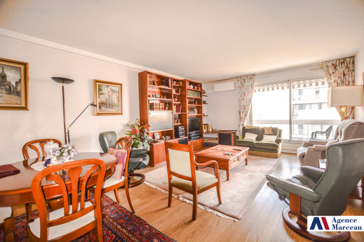 Appartement à COURBEVOIE
