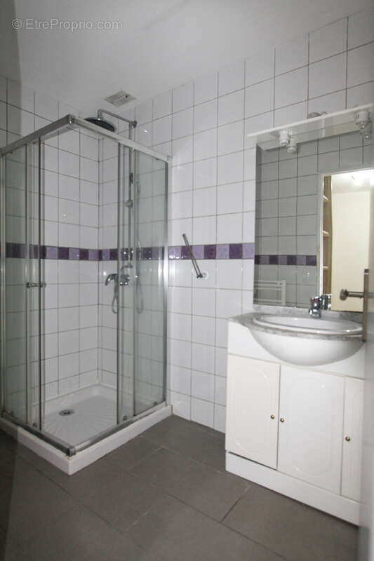 Appartement à PEYNIER