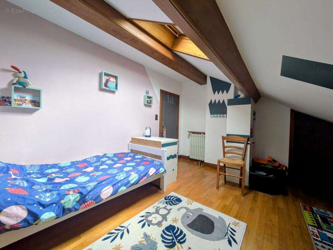 À vendre – Maison individuelle 2 chambres + bureau au centre de Charnay Les Mâcon - photo 9