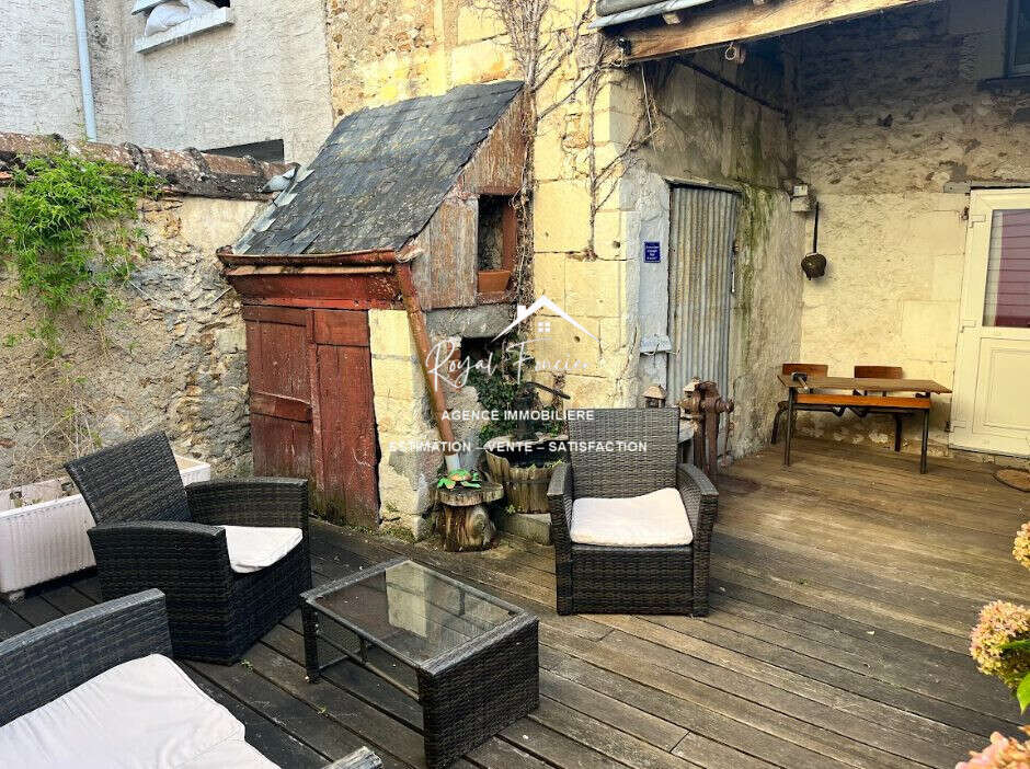 Terrasse - Maison à YZEURES-SUR-CREUSE