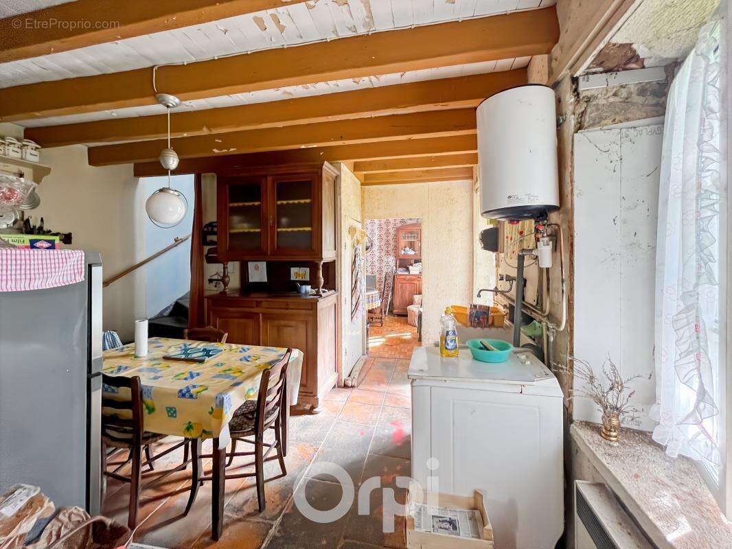 Maison à SAINT-LAURENT-LES-EGLISES