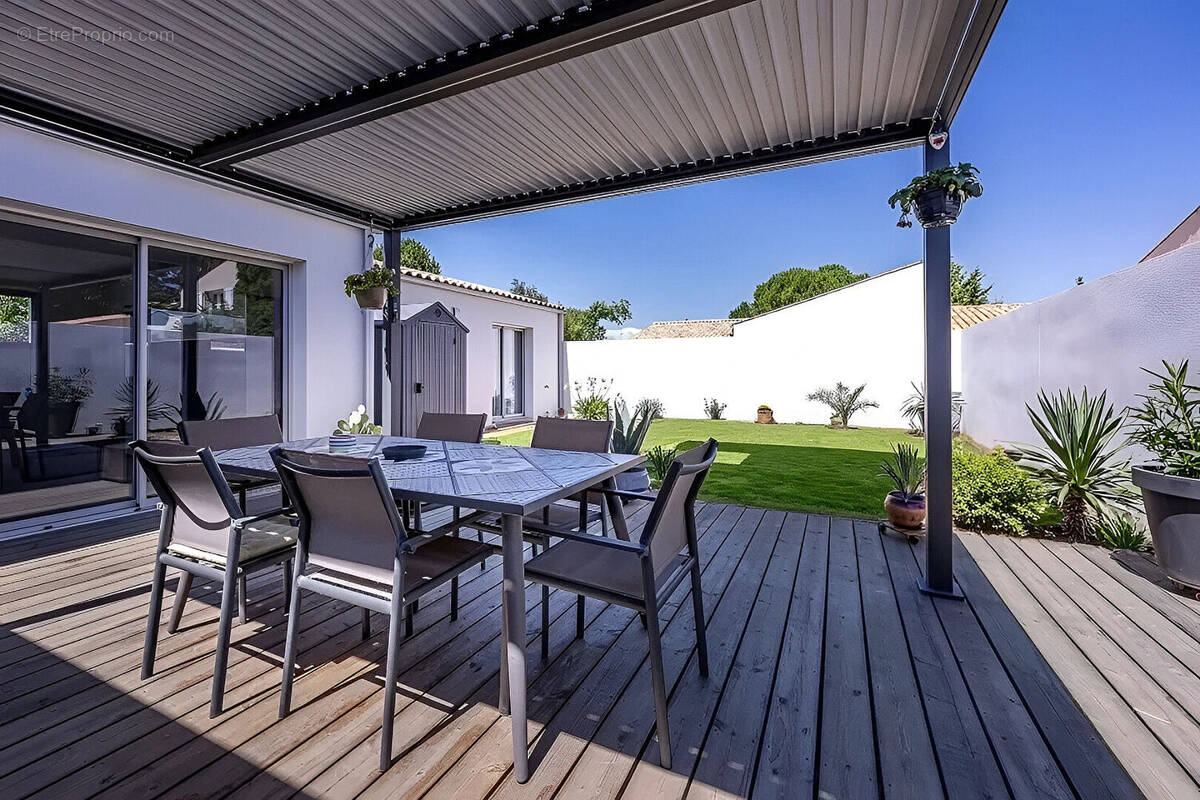 Maison à SAINTE-SOULLE