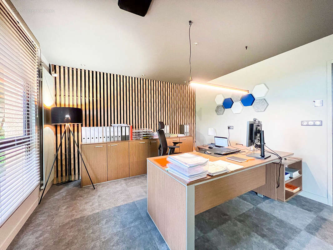 A vendre - Bureaux haut de gamme à la Lande Patry - photo 3