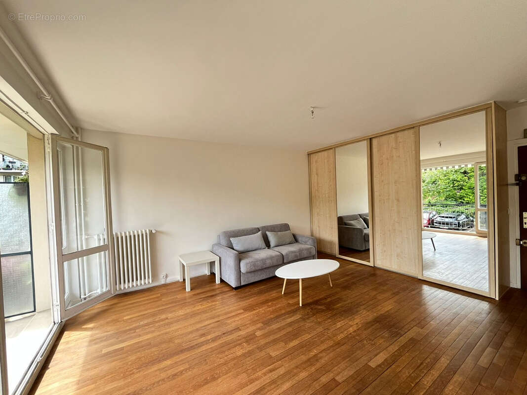 Appartement à SURESNES