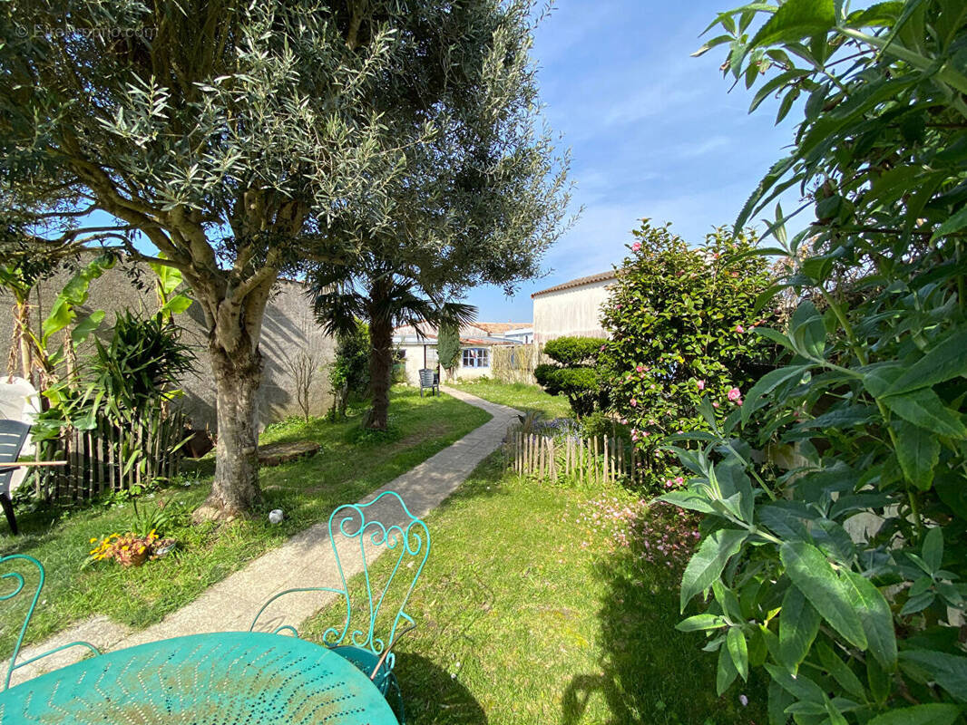 Maison à BOURCEFRANC-LE-CHAPUS