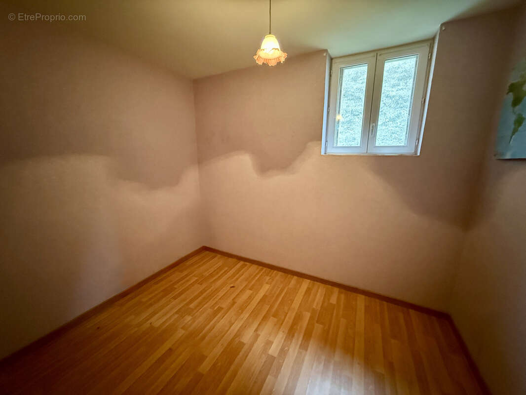 Maison de plain-pied type 4 sur 177 m2 de terrain - photo 3