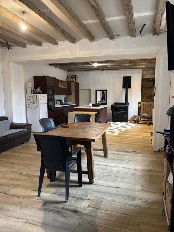 Maison à CHANNAY-SUR-LATHAN