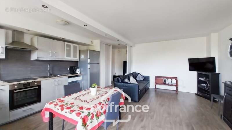 Appartement à CHENNEVIERES-SUR-MARNE