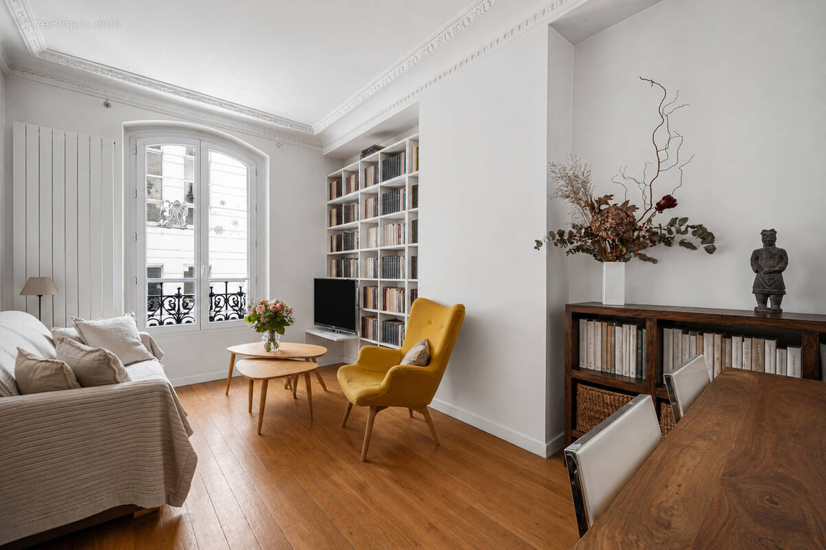 Appartement à PARIS-14E