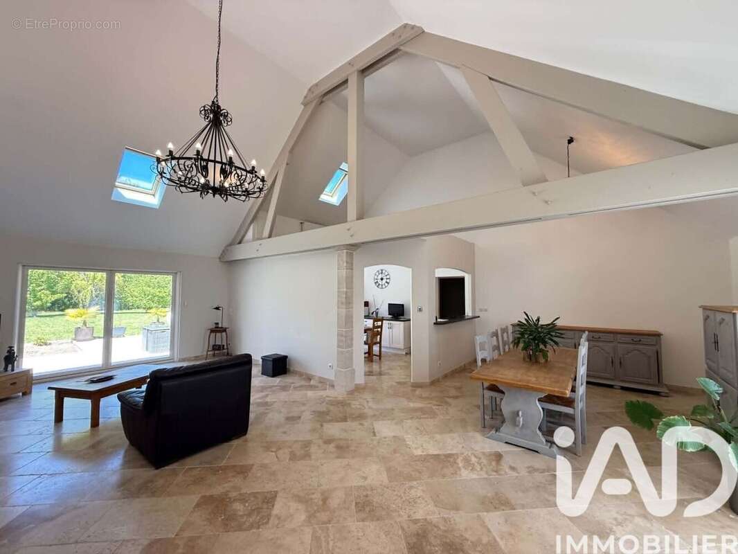 Maison 197 m² à Ingre  - photo 2