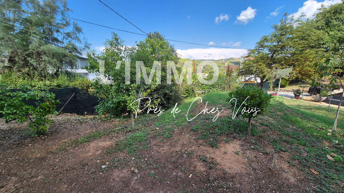 Terrain à LA DESTROUSSE