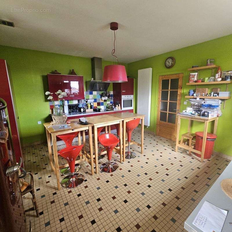 Maison à CHAMPAGNE-LES-MARAIS