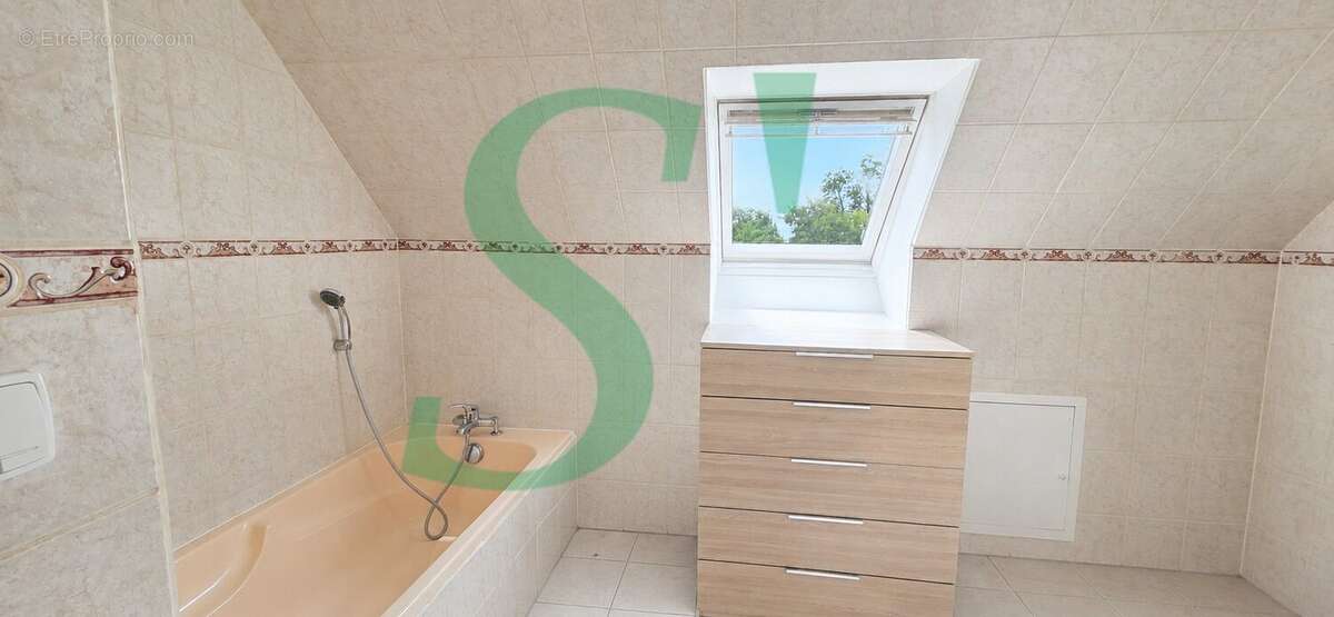 Maison 114 m² à Saint-Clair-Sur-Epte  - photo 10