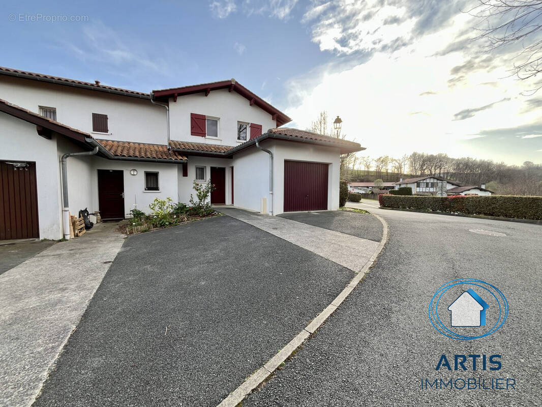Maison à SAINT-PEE-SUR-NIVELLE