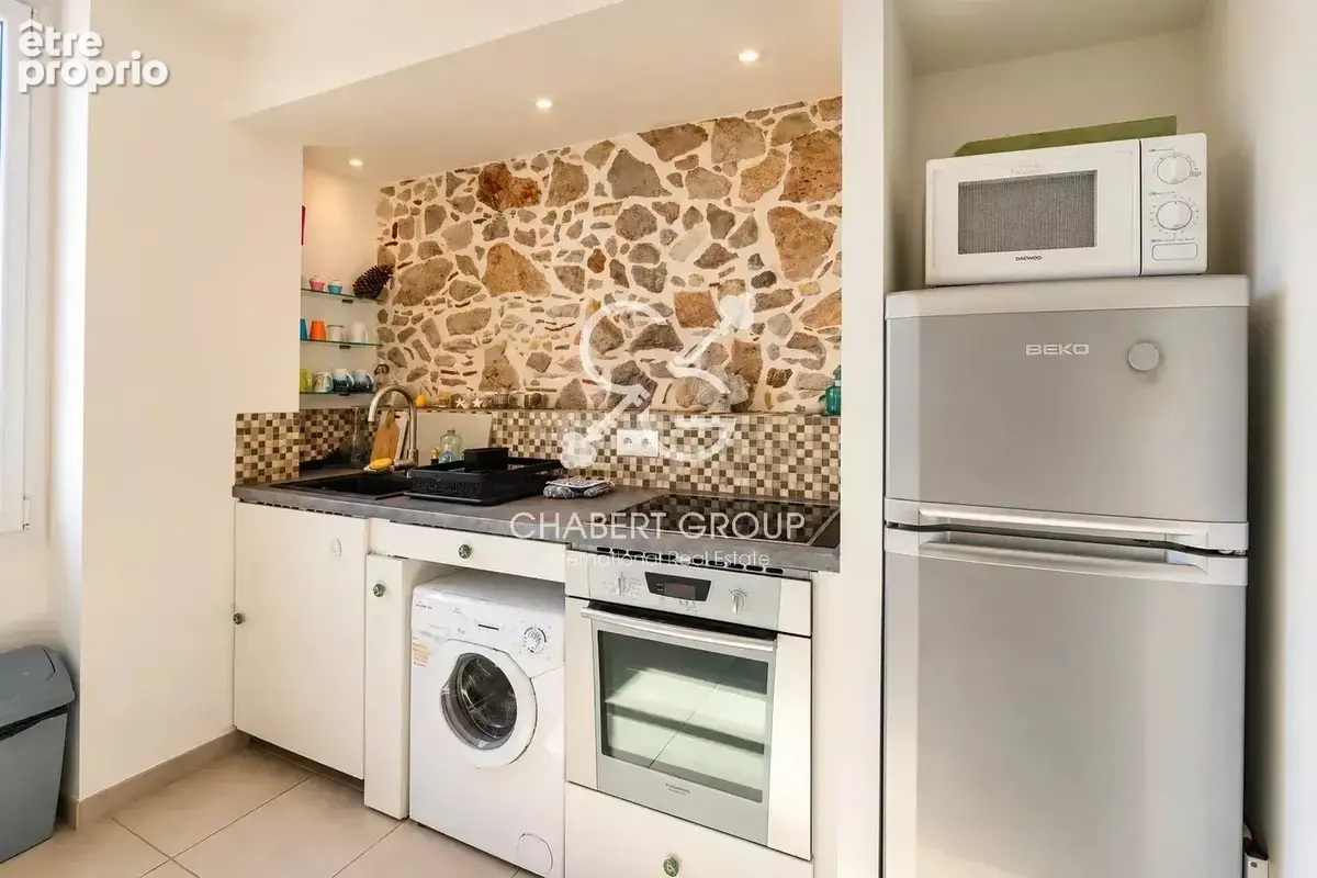Villefranche-sur-mer – vieille ville – studio / t1 bis – 23 m² – meublé - photo 3