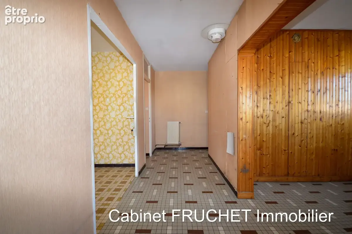 CHANTONNAY - Maison 3 sous-sol, proche centre ville - photo 4