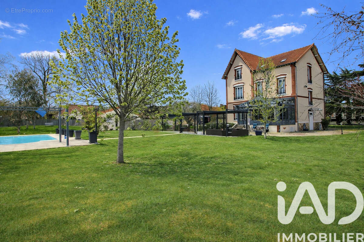 Photo 8 - Maison à COUBERT
