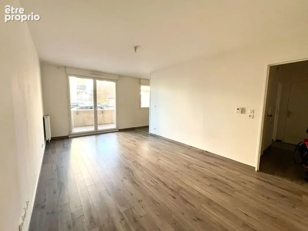 Appartement  T2 avec terrasse et parking - photo 2