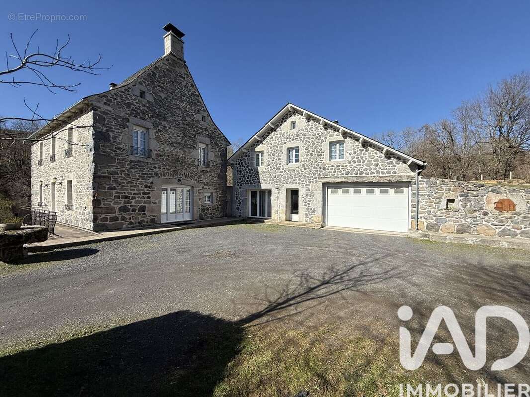 Photo 4 - Maison à LAGUIOLE