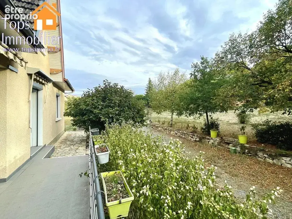 Maison 4 chambres, jardin et garages dans quartier calme à proximité du centre ville - photo 15