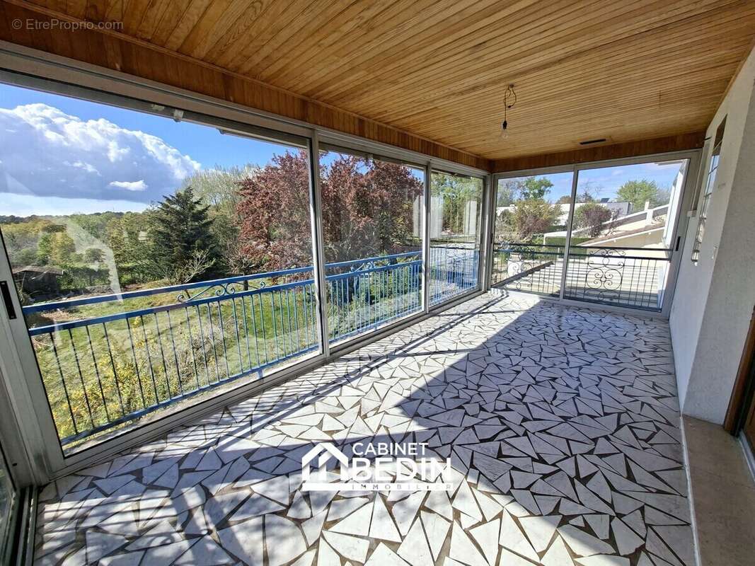 Maison 150 m² à Fargues-Saint-Hilaire  - photo 8