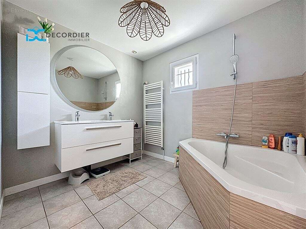 Maison neuvecelle centre - photo 12