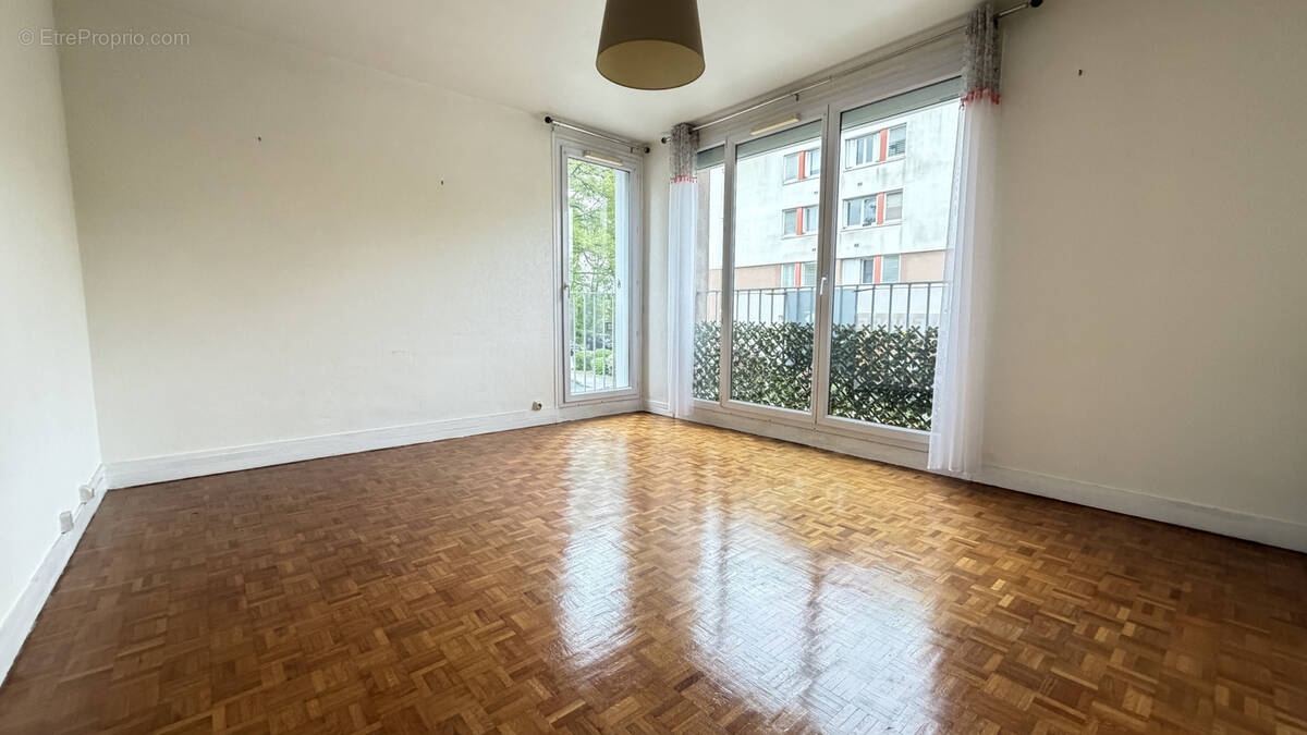 Appartement à SAINT-CYR-L'ECOLE