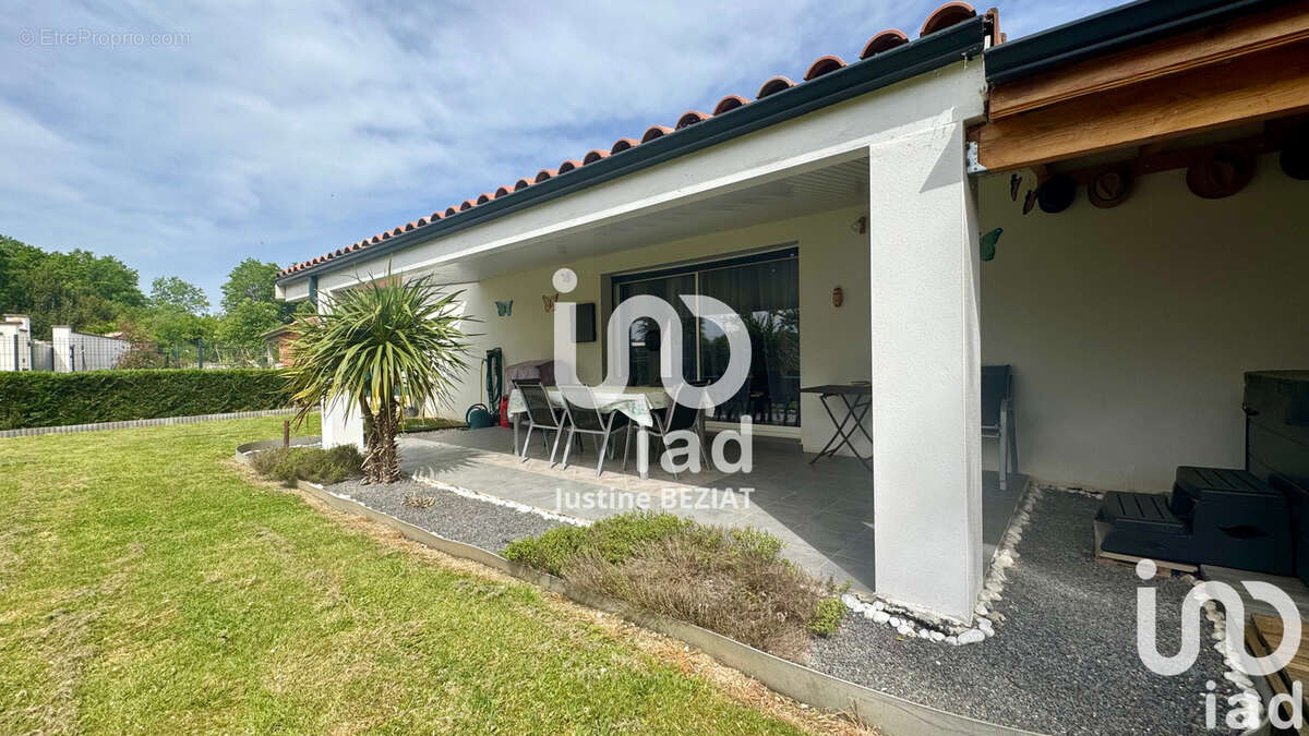 Photo 2 - Maison à MONTBETON