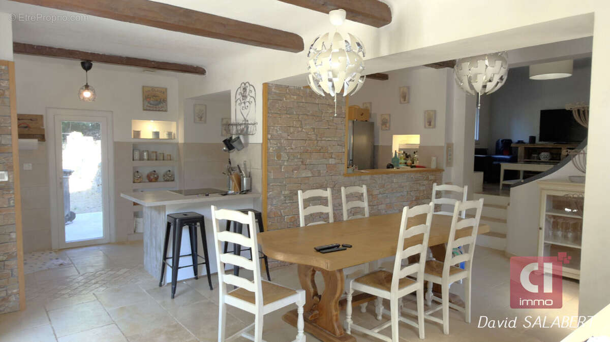 Maison d'exception à vendre à Brignoles - 7 pièces, piscine et grand terrain - photo 6