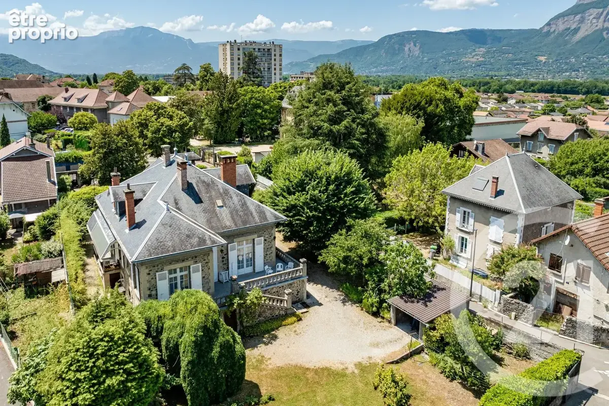 Maison 9 pièces 230 m² à vendre à Domene (38420) - photo 3