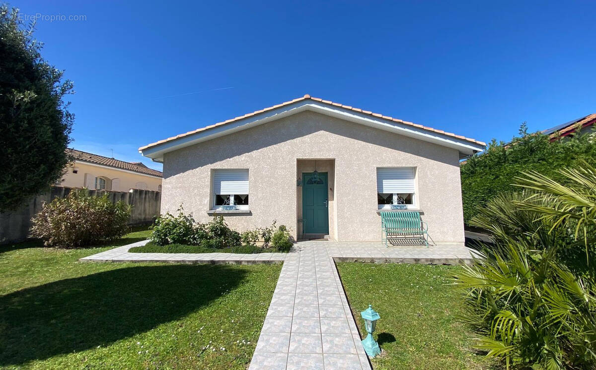 Maison à CARBON-BLANC