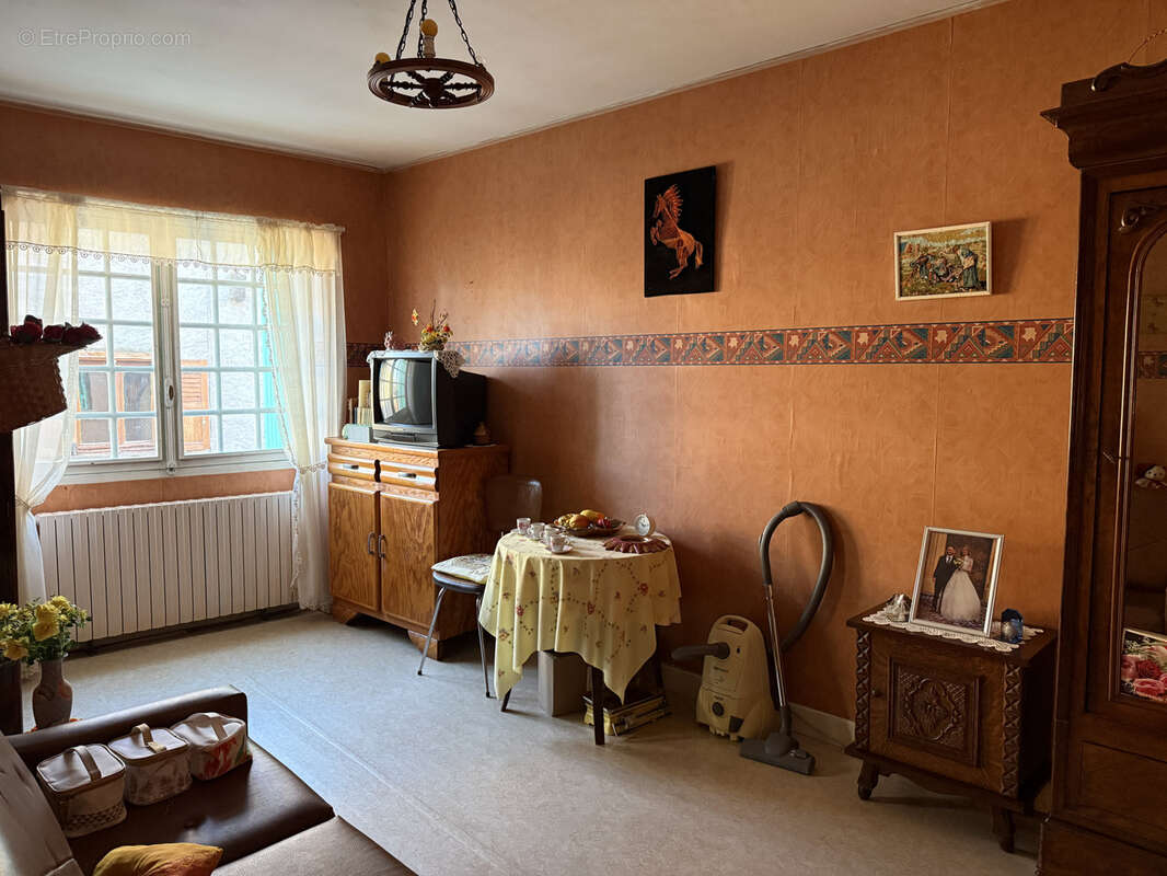 Maison à SAINT-GERMAIN-LAVAL