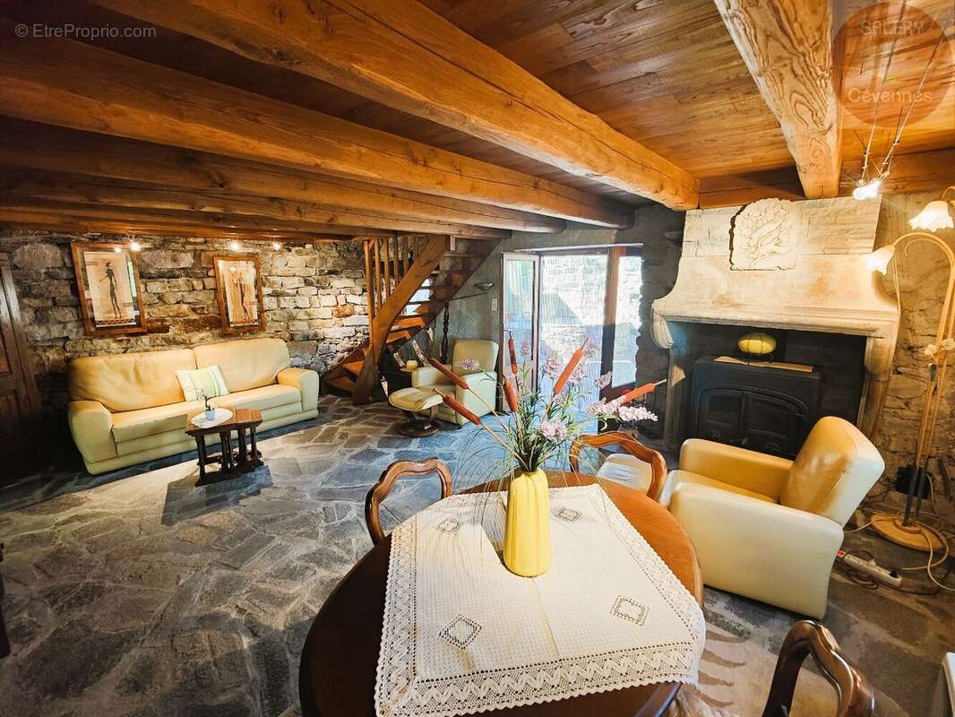 Charmante maison en pierre, terrasses ensoleillées et douceur de vivre - photo 2