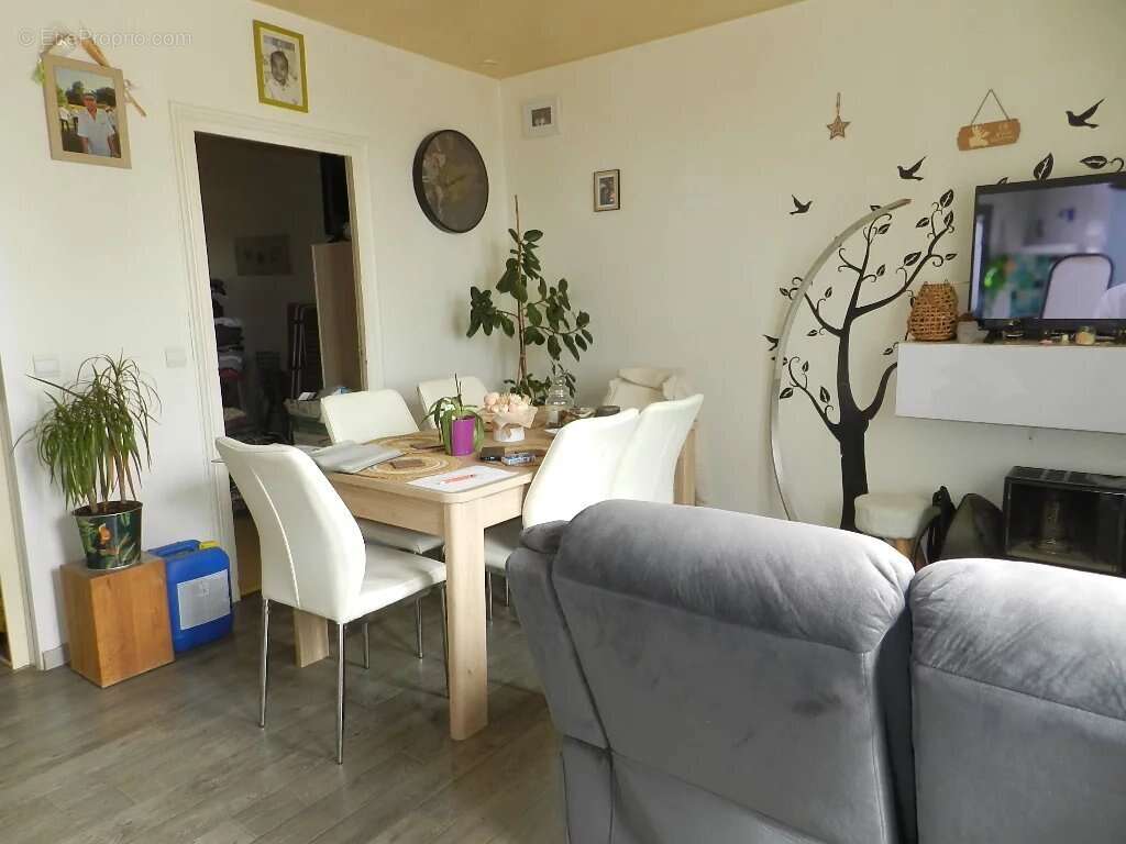 Appartement à SAINT-PIERRE-SUR-DIVES