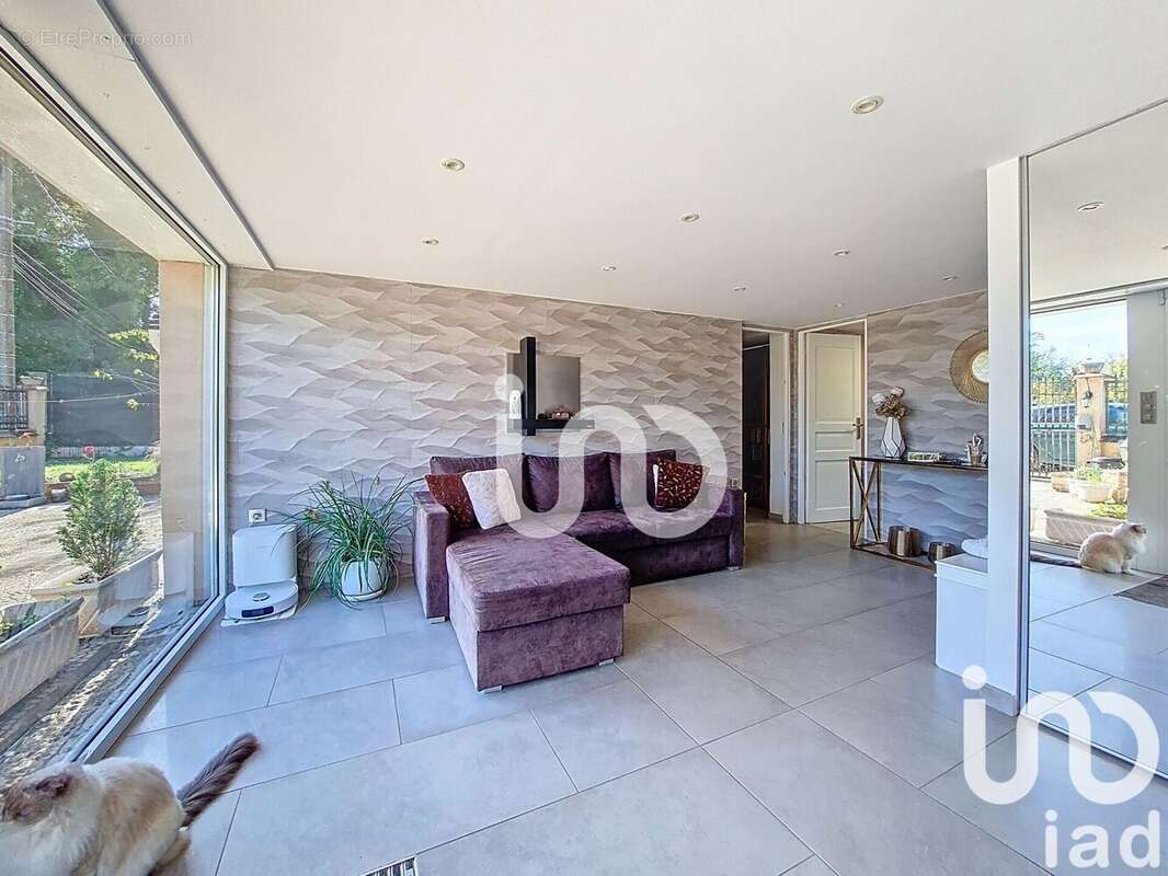 Photo 2 - Maison à SAINT-JEAN-LES-DEUX-JUMEAUX