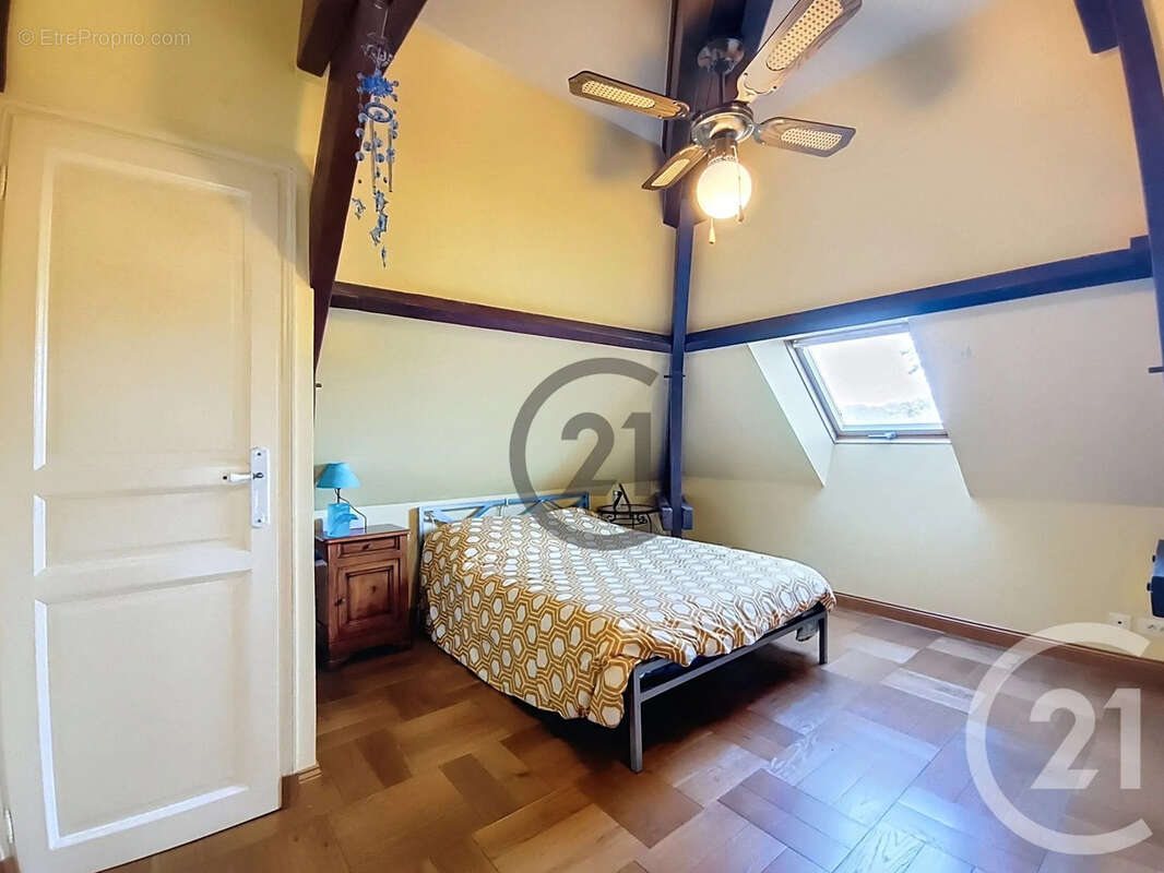 Maison 205 m² à Soucy  - photo 11