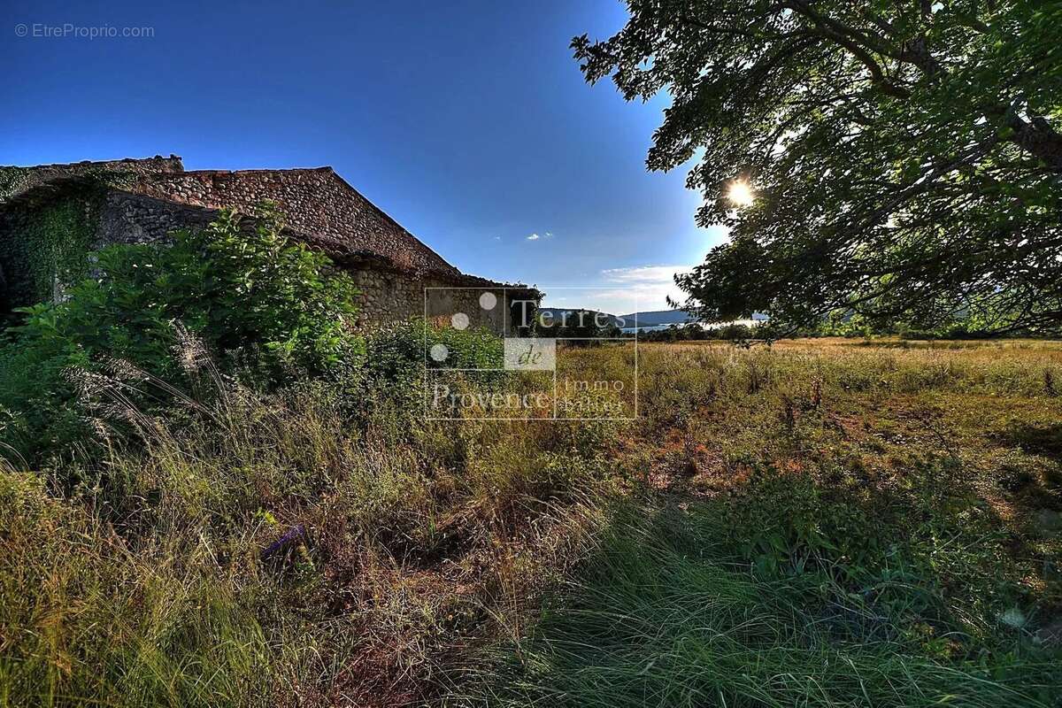 Maison à LES SALLES-SUR-VERDON