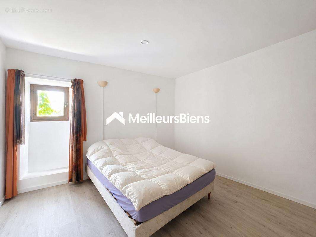 Exclusivité - Sud Ardèche - 07460 - Maison indépendante en pierres 100 m2  – 3 chambres, jardin intimiste et terrasse couverte - photo 5