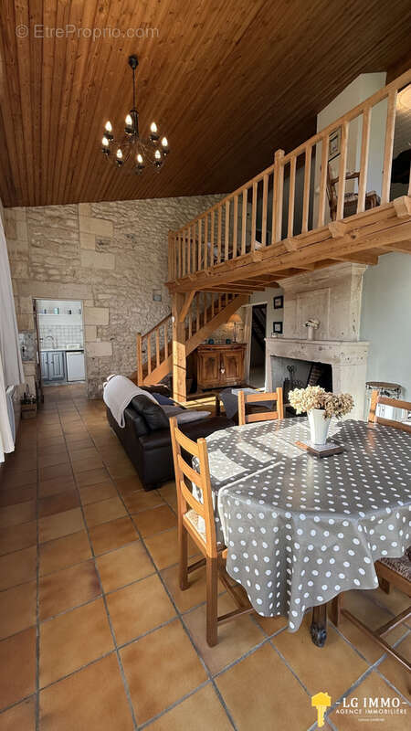 Maison à BRIE-SOUS-MORTAGNE