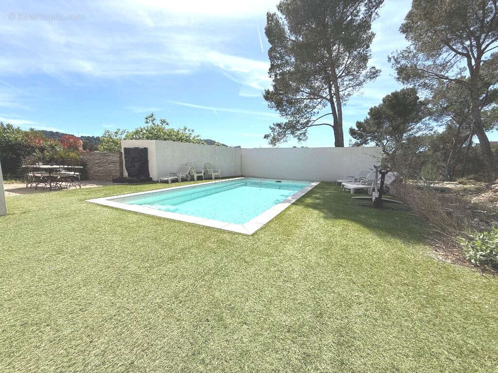 Maison à ROQUEFORT-LA-BEDOULE
