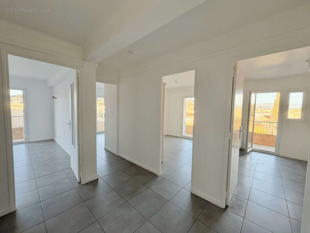Appartement à SIX-FOURS-LES-PLAGES