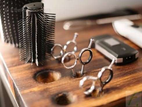 A vendre fonds de commerce salon de coiffure aix les bains - photo 2