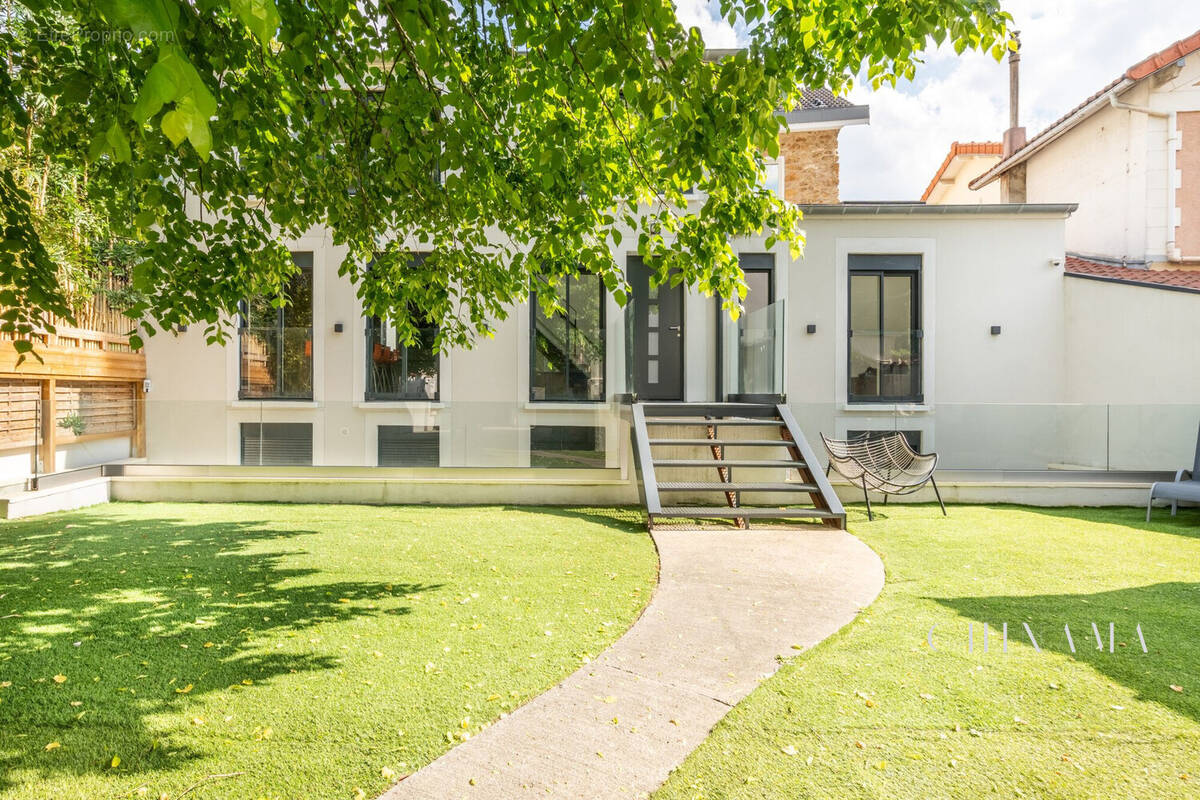 Maison à LE PERREUX-SUR-MARNE