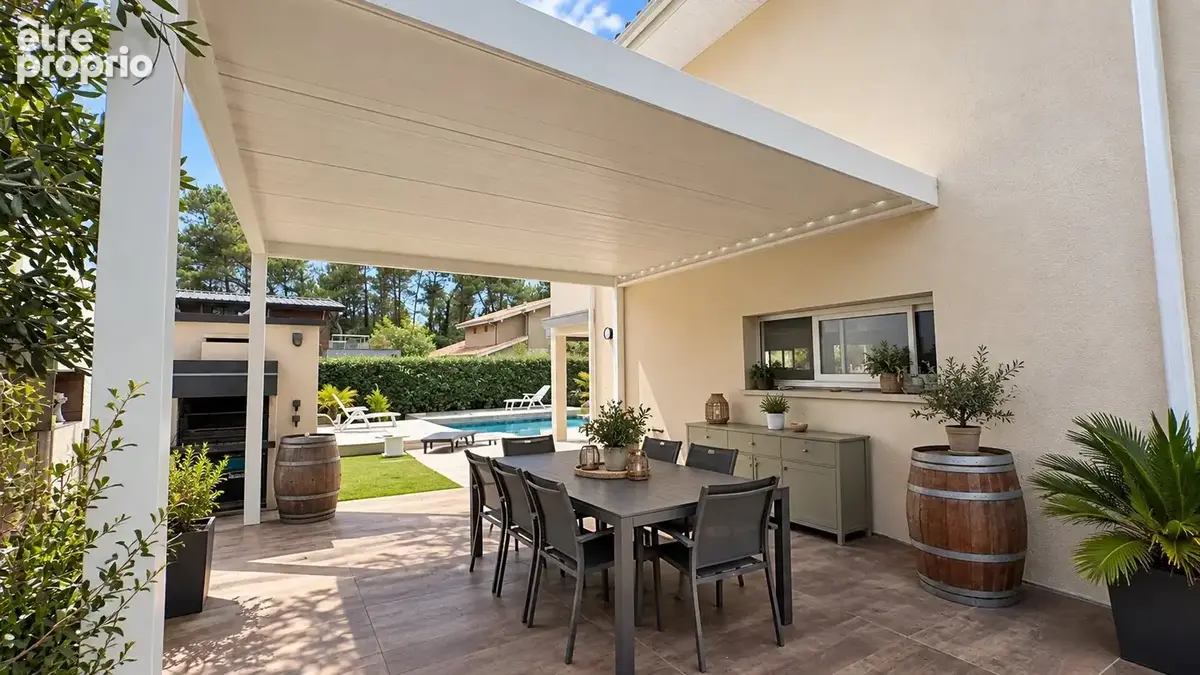 CAPBRETON  Maison 7 pièces de 150 m²  Plage et centre-ville à pied - photo 5