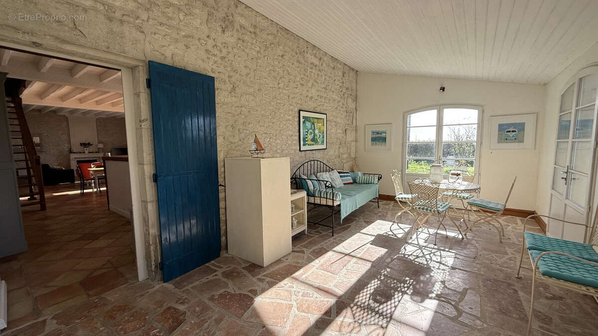 Maison à MORTAGNE-SUR-GIRONDE