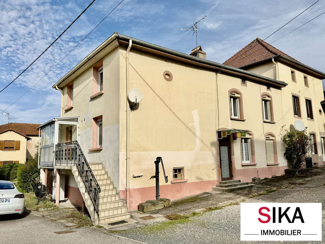 Maison à MAIZIERES-LES-VIC