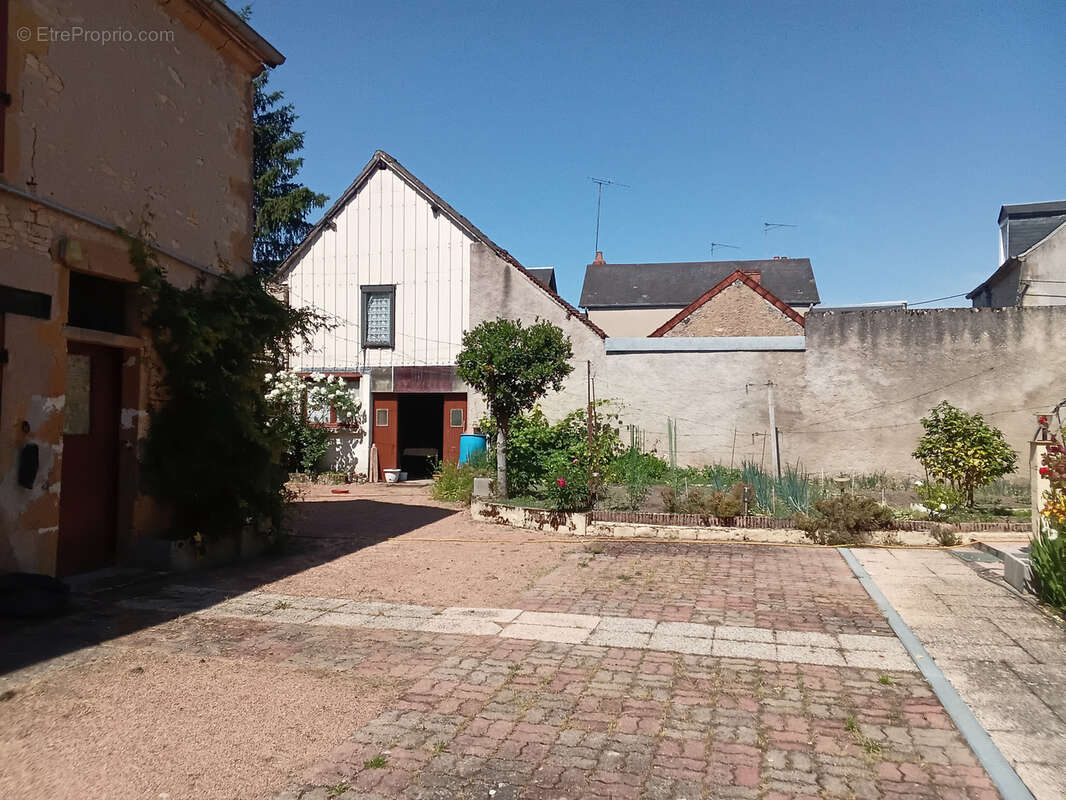 Maison à NERONDES
